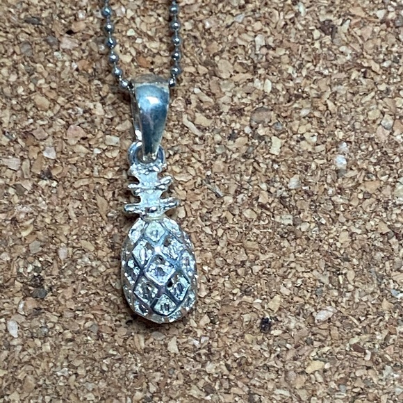 3 necklaces sold together - Picture 3 of 4